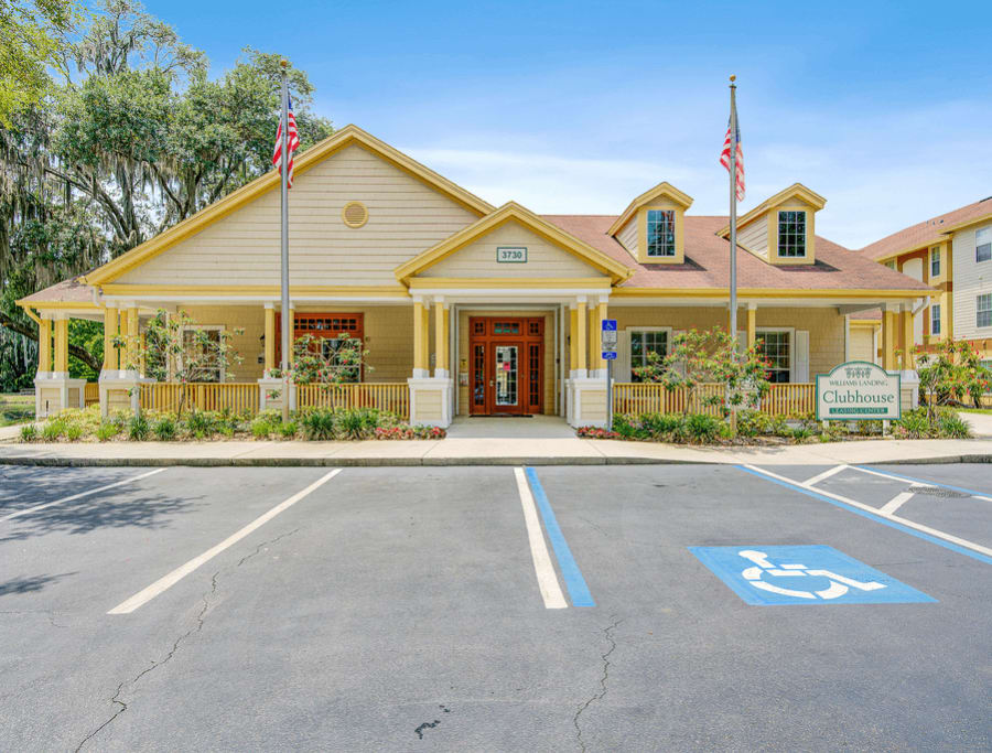 Williams Landing and Villas Apartments 1 of 2