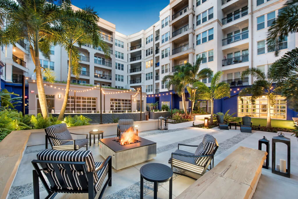Maitland City Centre courtyard patio and fire pit - Maitland, FL