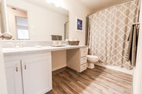 Tacoma Apartments - Sienna Park Apartments - Bathroom