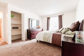 Steilacoom Apartments - Harbor Oaks Apartments - Bedroom 2