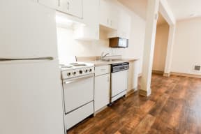 Seattle Apartments - Zindorf Apartments - Kitchen