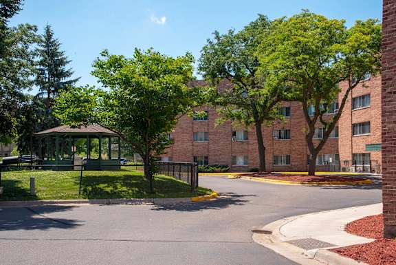 Dale Street Place Apartments St. Paul