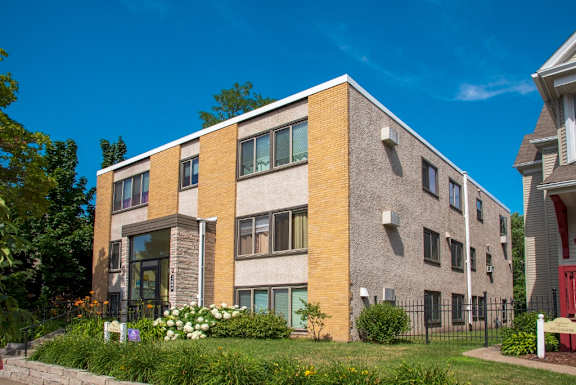 Oakland Square Apartment Homes Minneapolis