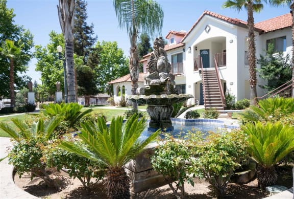 LandScape Courtyard at Dominion Courtyard Villas, Fresno, California