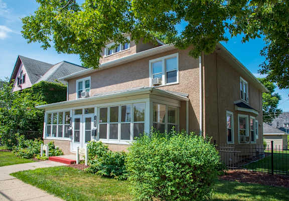 Oakland Square Apartment Homes Minneapolis