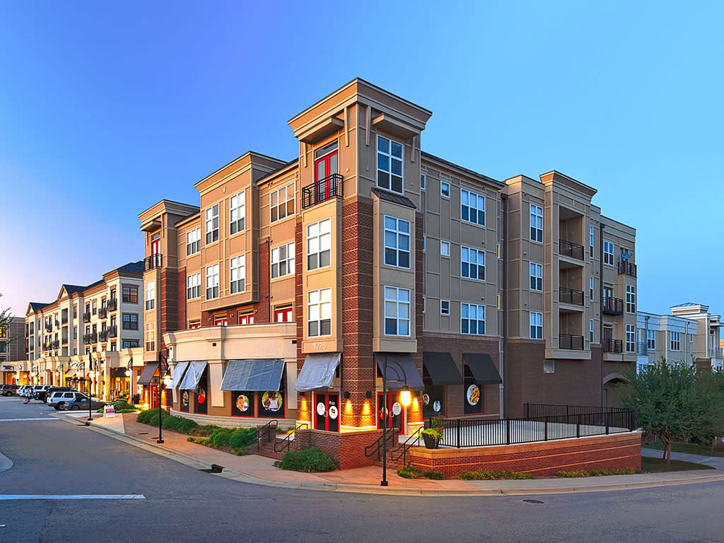 Apartments near Downtown Raleigh Oberlin Court Photos