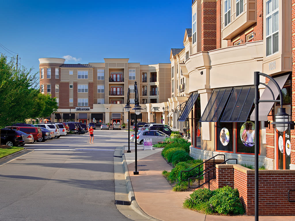 Apartments near Downtown Raleigh Oberlin Court Photos