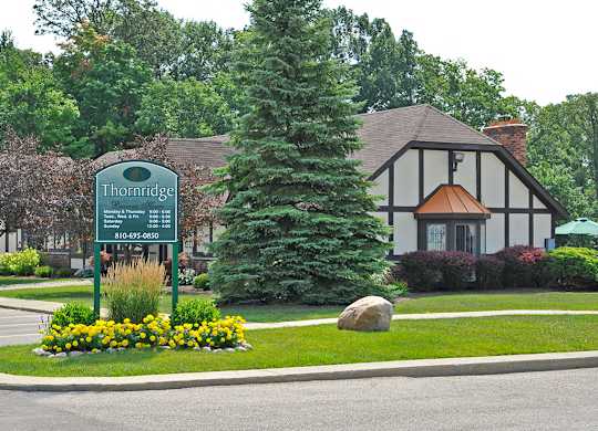 Clubhouse Exterior at Thornridge Apartments, Michigan