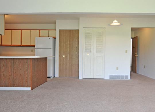 Living Room and Kitchen at Thornridge Apartments, Grand Blanc, MI