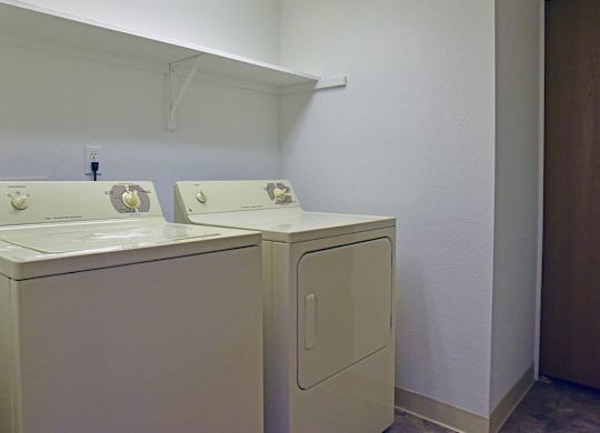 In Unit Washer and Dryer at Thornridge Apartments, Michigan, 48439