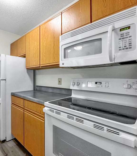 Fully Equipped Kitchen at Hamlet Apartments, Iowa, 50265