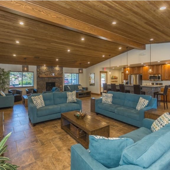 Common Room at Country Club Meadows Apartments, Flagstaff