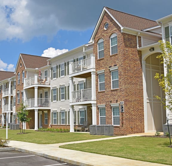 Exterior View at Irene Woods Apartments, Collierville, TN 38017