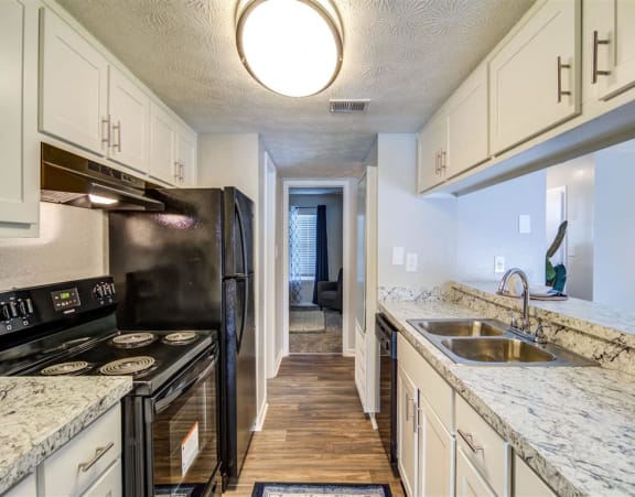 Efficient Appliances In Kitchen at Glen Hollow, Decatur, 30034