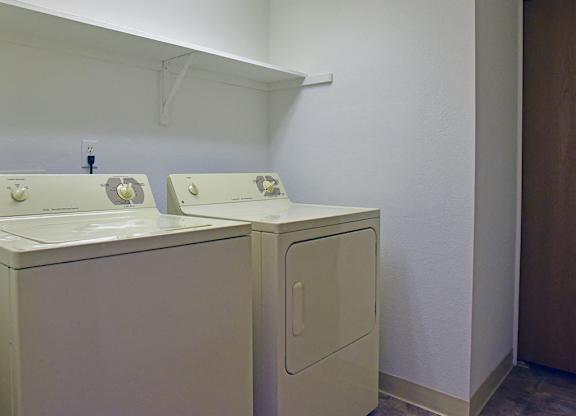 In Unit Washer and Dryer at Thornridge Apartments, Michigan, 48439