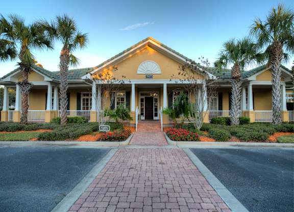 Windsor Club at Legacy Park offers one, two and three bedroom homes, in a professionally landscaped, neighborhood setting.