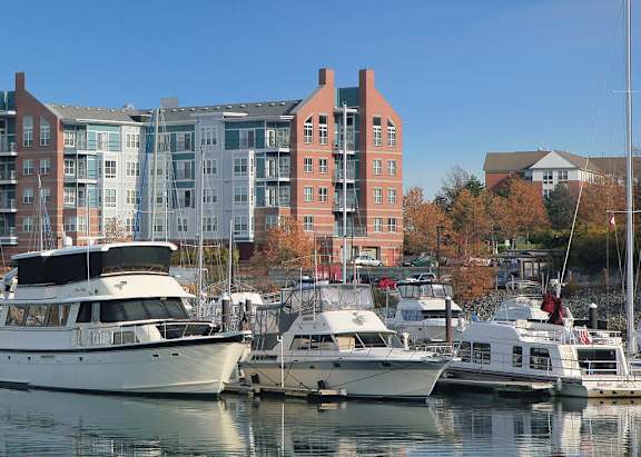 Exterior of neighborhood area at Axis Admiral Hill Apartments in Chelsea MA