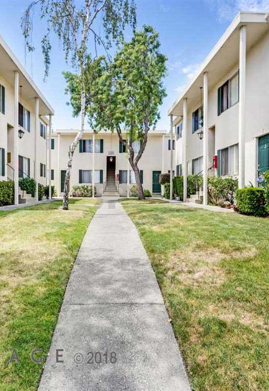 Beautiful Landscaping at Colonial Garden Apartments, San Mateo, 94401