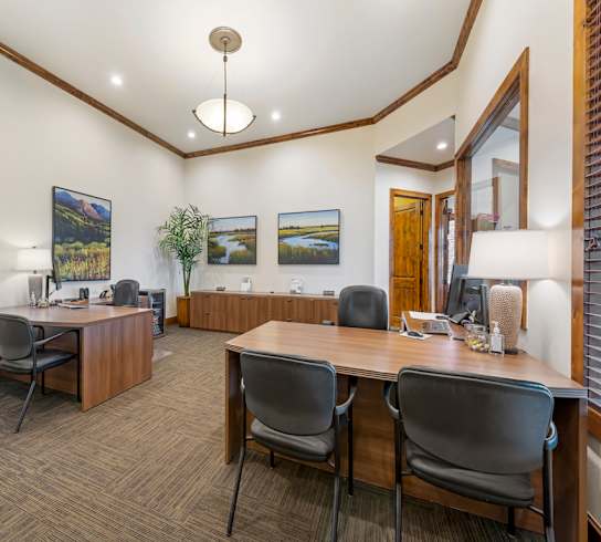 Leasing Desks at Avena Apartments, CO