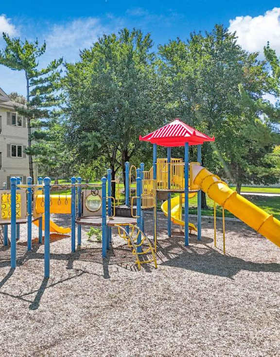 Sun Prairie Vista Court Apartments in West Des Moines IA