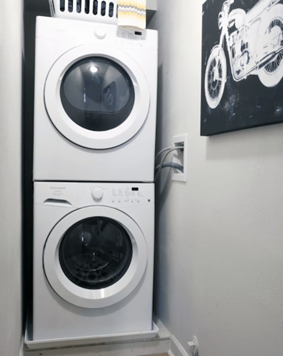 apartment with stackable Washer and Dryer