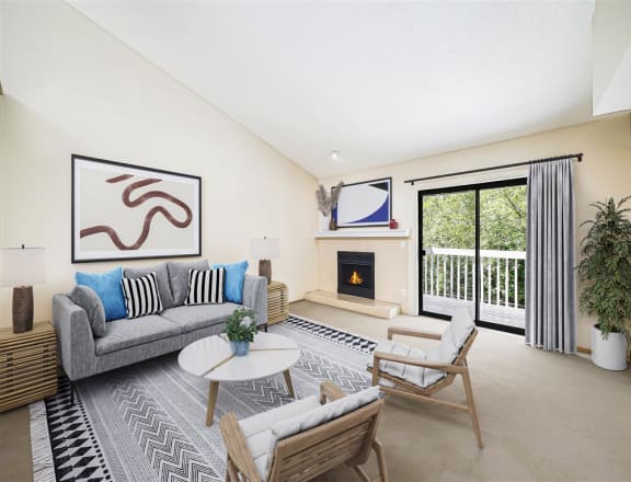 Hampton Court Apartments in Everett WA