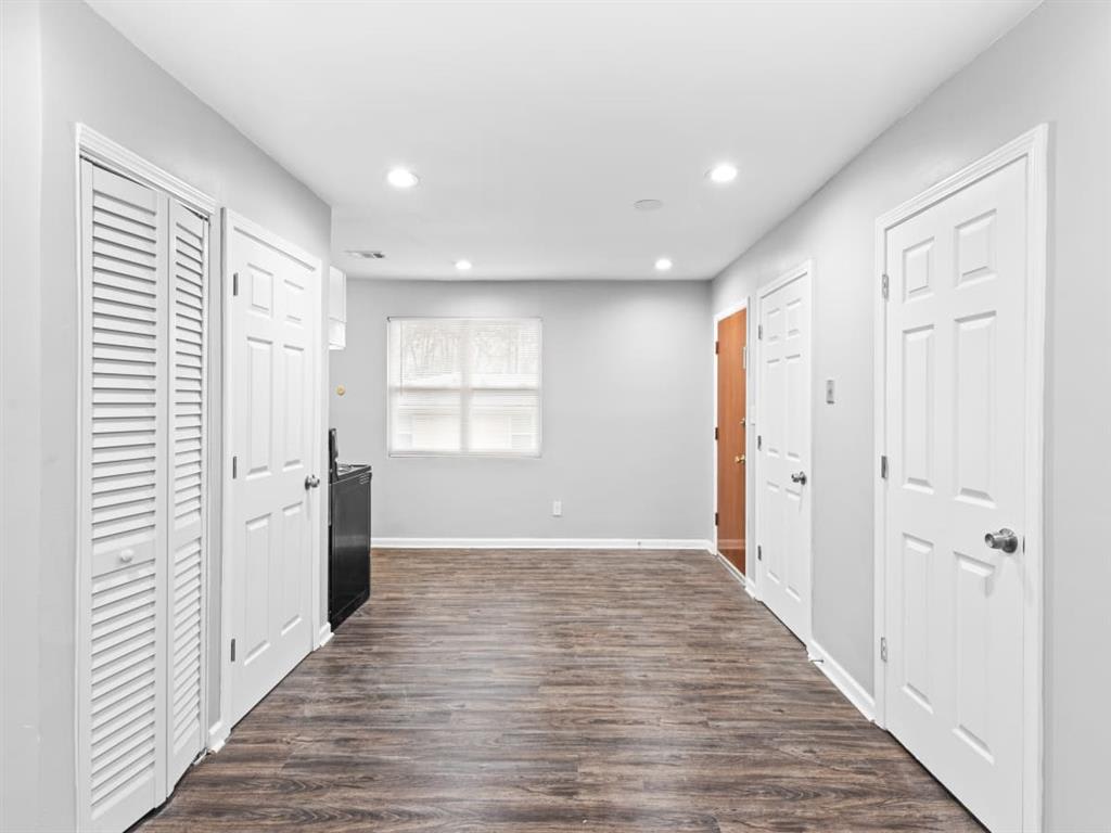 Photos and Video of Oaks Apartments in Smyrna, GA