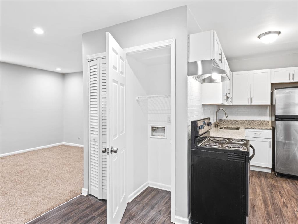 Photos and Video of Oaks Apartments in Smyrna, GA