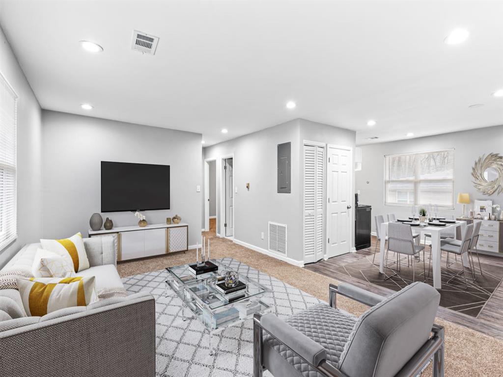 Photos and Video of Oaks Apartments in Smyrna, GA