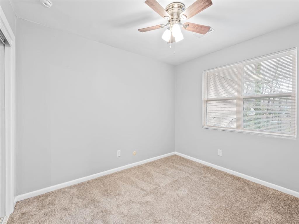 Photos and Video of Oaks Apartments in Smyrna, GA