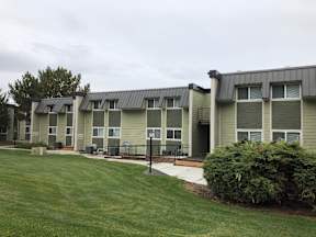 Lawn near Apartments