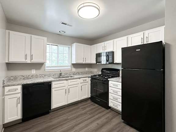Allendale deluxe kitchen with granite countertops