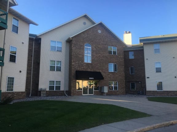 Property Exterior at Bluemont Village Apartments, Fargo, ND, 58104
