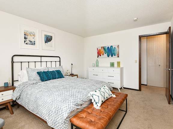 The Pines of Burnsville - Bedroom