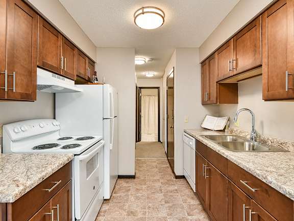 The Pines of Burnsville - Kitchen