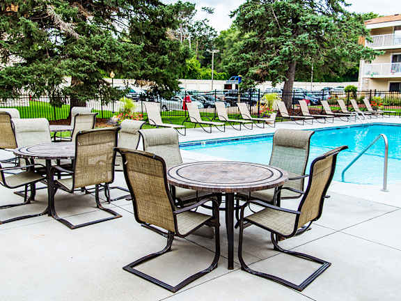 The Pines of Burnsville - Outdoor Pool