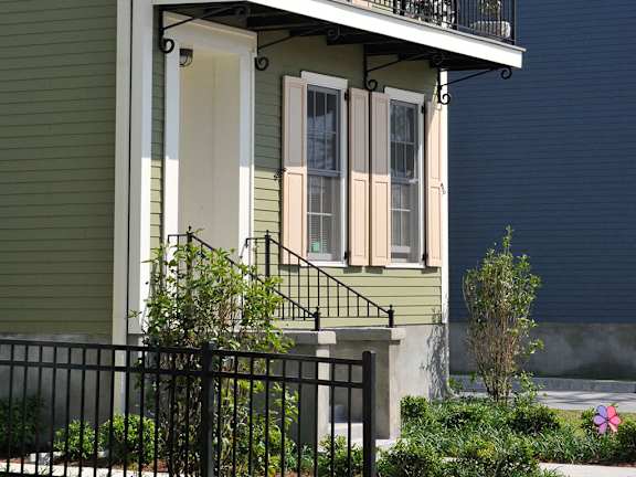 Exterior of apartment building_Lafitte,New Orleans, LA