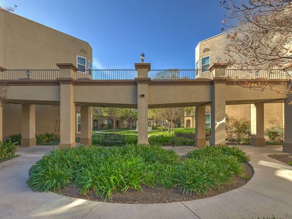 Exterior building with landscape at VINTAGE AT BOUQUET CANYON, Santa Clarita, 95405