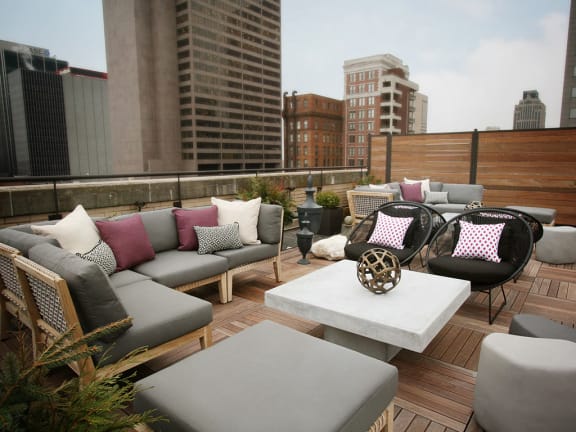 Rooftop seating at The Citizens Apartments in Columbus OH