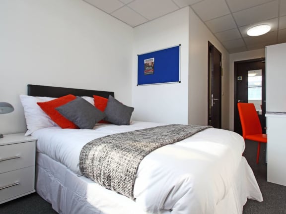 Floor Plan  MyPad, Paisley  - En suite Bedroom