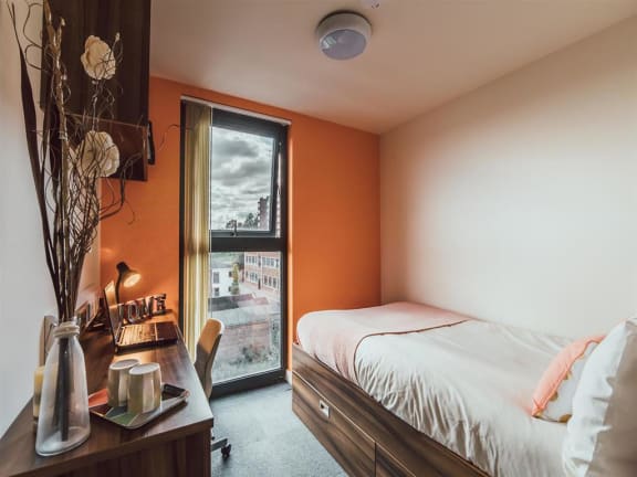 Lomax Halls, Stoke-on-Trent - En Suite, 2