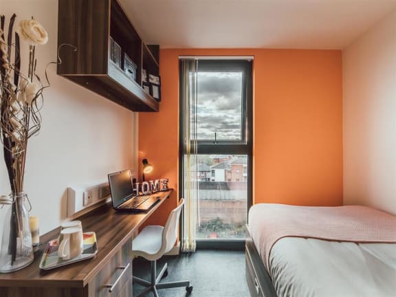 Lomax Halls, Stoke-on-Trent - En Suite, 3