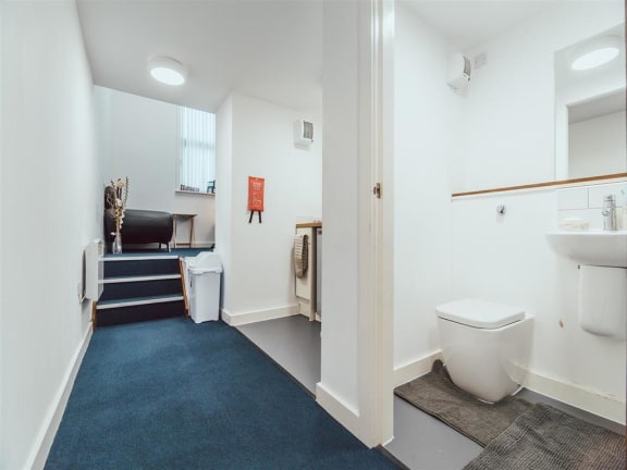 Lomax Halls, Stoke-on-Trent - Studio, 6