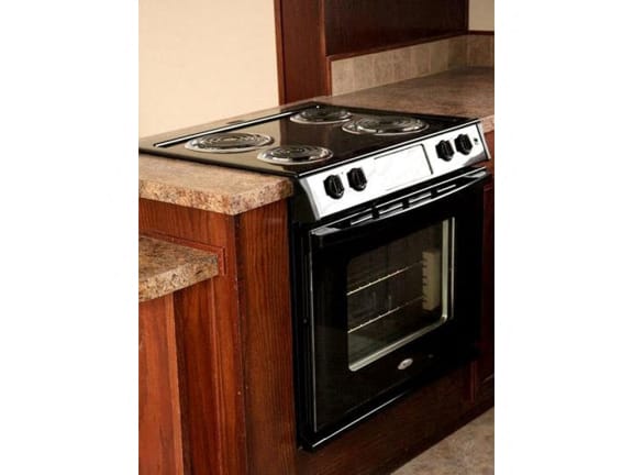 Conventional Oven at Heritage Oaks Rental Homes in Lincoln, NE