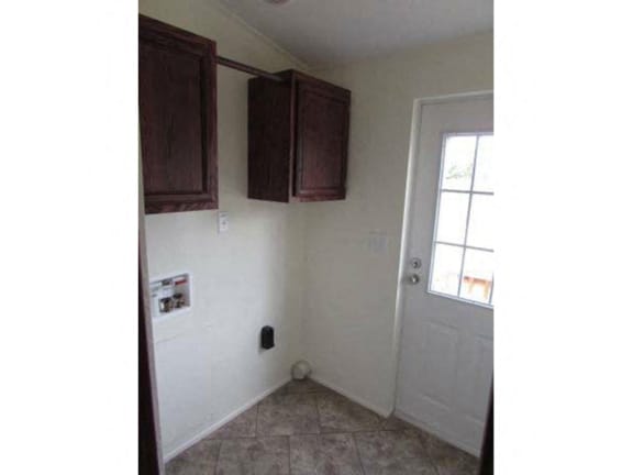 Washer and Dryer Plug In at Heritage Oaks Rental Homes in Sanford, NE
