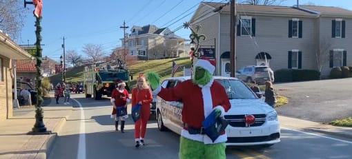 The Grinch Saya Hi to Residents at Elison Independent and Assisted Living of Maplewood