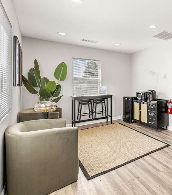 Spacious Dining Area at Ridgewood Apartments in GA, 30045