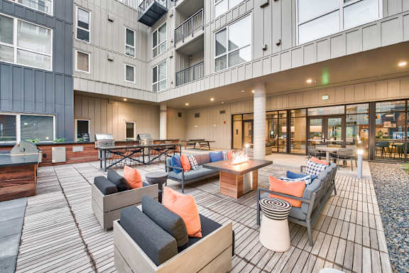 Bell Overlake Courtyard Lounge