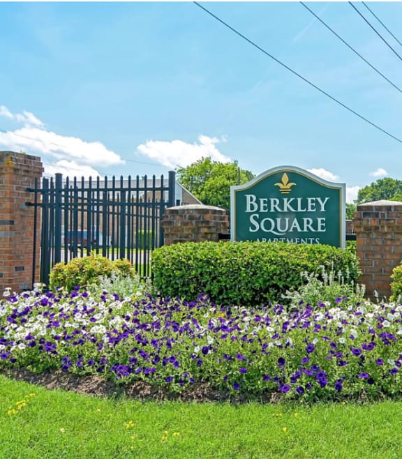 the preserve at berkeley square apartments entrance sign