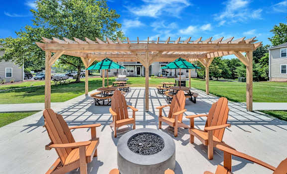 the reserve at bucklin hill clubhouse patio